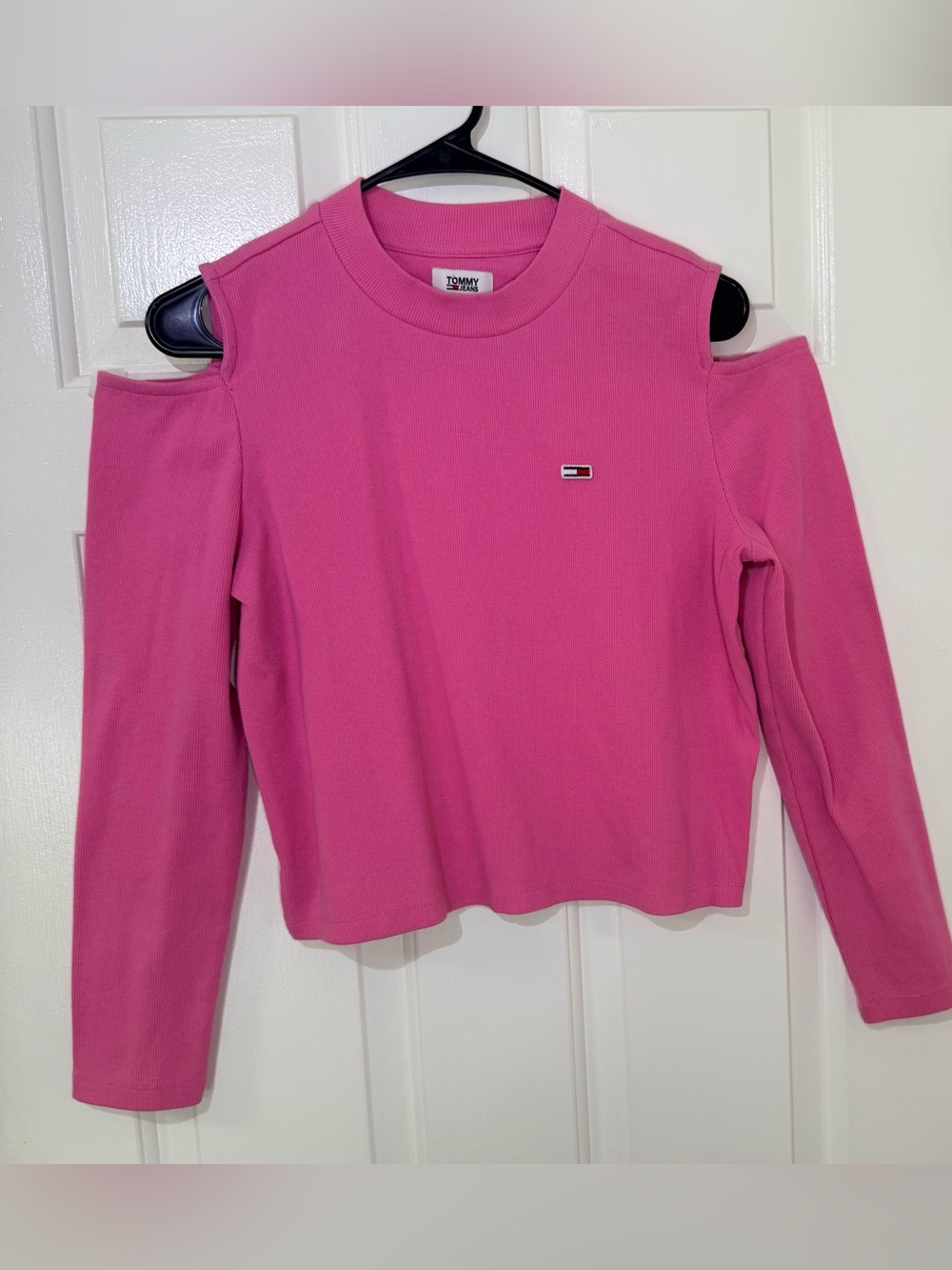 Tommy Hilfiger Hot Pink Cold-Shoulder Ribbed Crewneck Top